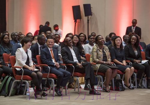 张剑会见毛里求斯青年和体育部部长